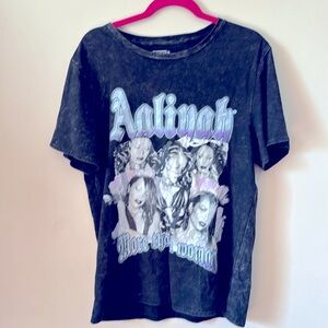 NWOT ALLIYAH GRAPHIC T-SHIRT